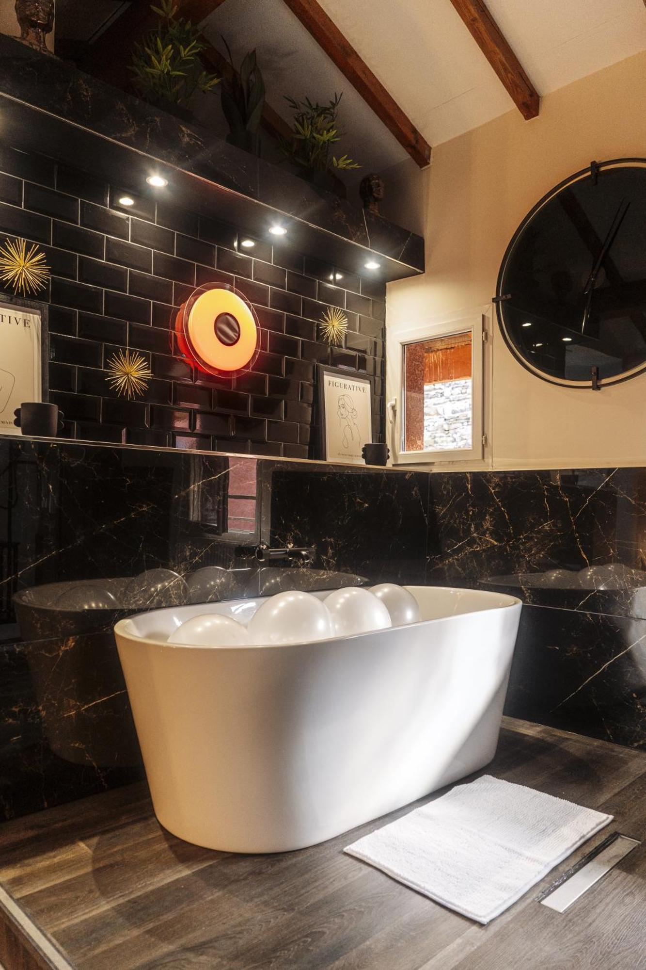 Appart Hotel Le 8 La Suite - Parking Gratuit - Macon Ngoại thất bức ảnh